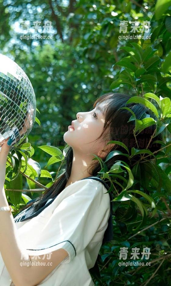 寻找灵感：Kitkat Cosplay的原创摄影原图与芭芭拉·冈希尔德的作品精彩对比.txt